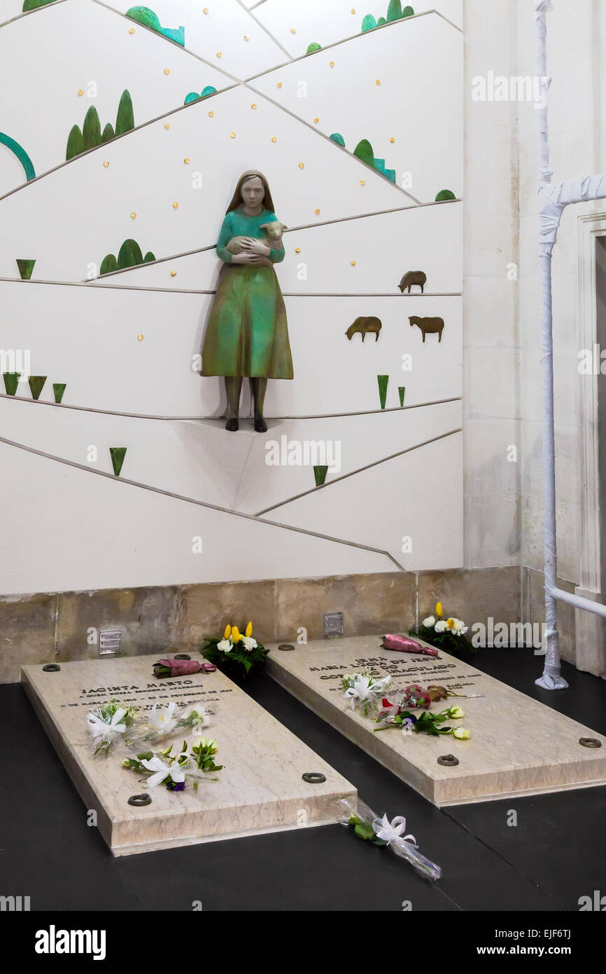 Nomi Dei Tre Pastorelli Di Fatima Santuario di Fatima, Portogallo. Le tombe di Giacinta Marto e Suor