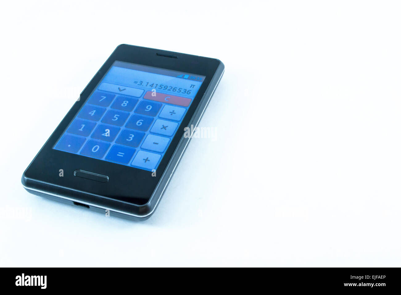 Un mobile smart phone visualizza il simbolo di Pi 3.14 sulla sua calcolatrice - isolato su sfondo bianco Foto Stock
