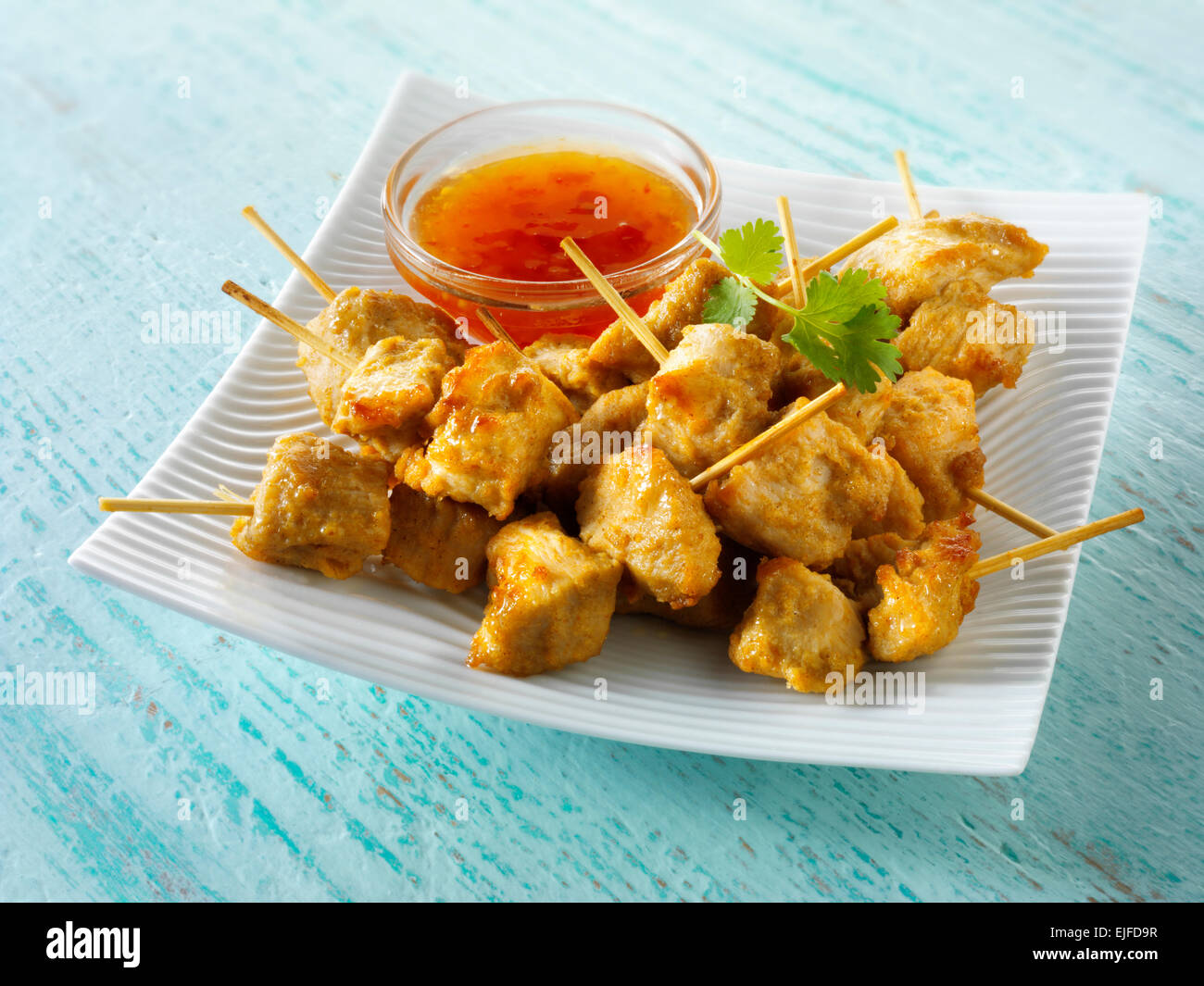 Oriental satay con peperoncino Salsa di immersione Foto Stock