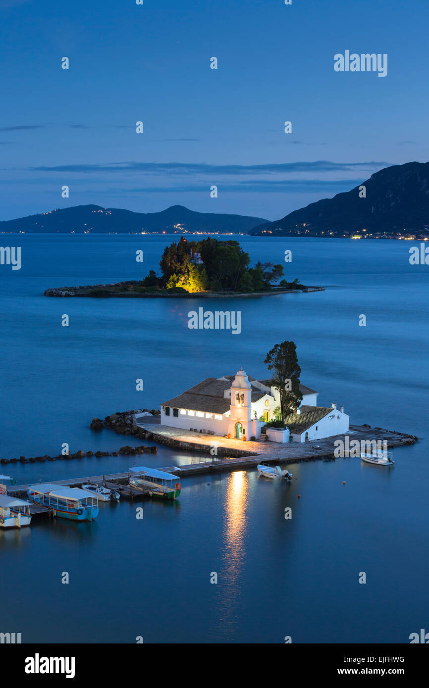 Il famoso monastero convento Panagia Vlahernon off penisola di Kanoni in Corfu, Corfu, Isole Ionie, Grecia Foto Stock