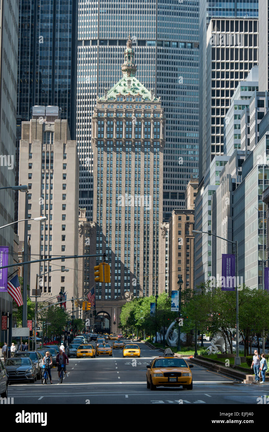 Vista di Park Avenue, Midtown East, Manhattan, New York City, nello Stato di New York, Stati Uniti d'America Foto Stock