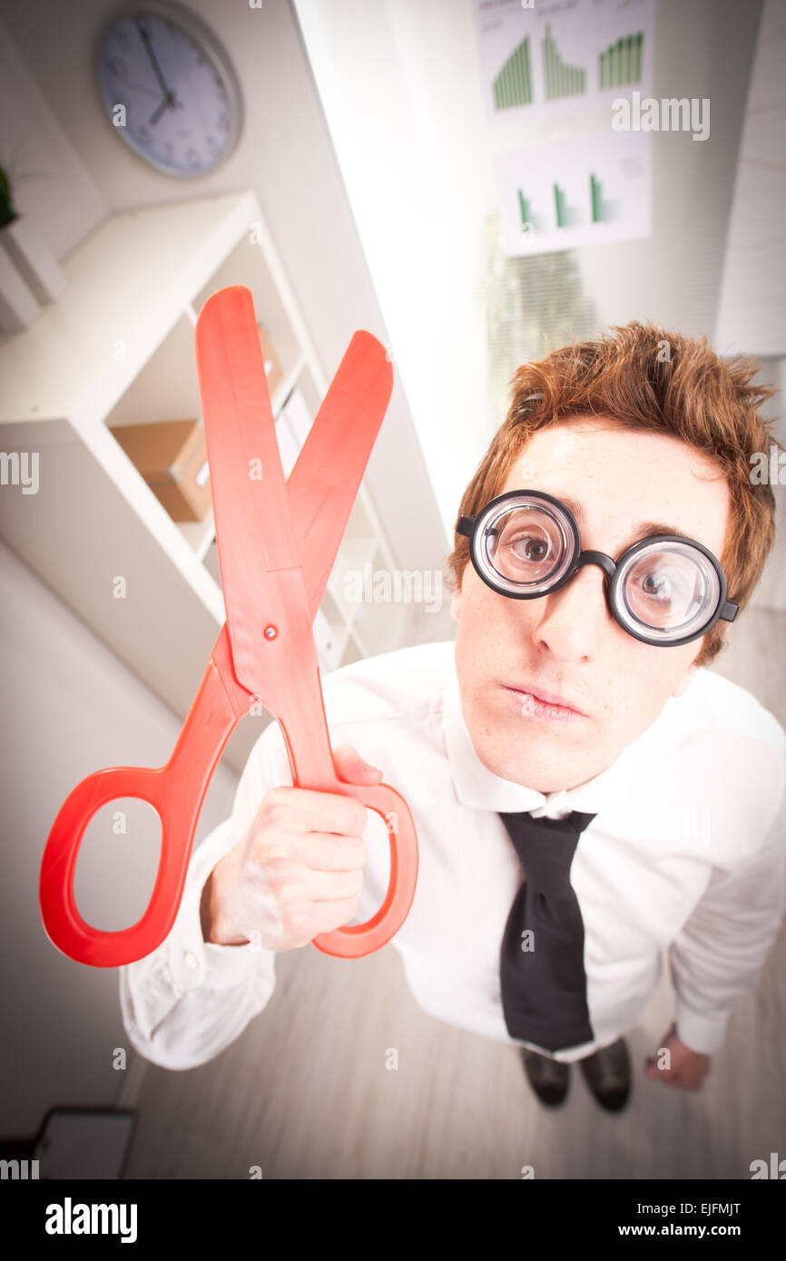 Inexopressive nerd clerk proposta di grande taglia a proprie spese o dei salari Foto Stock