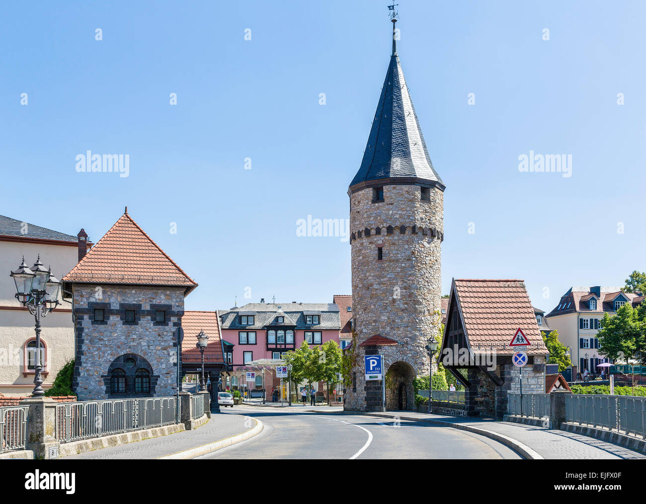 Witches Tower e Hesse, Tower bridge keeper's house, mura medievali, Bad Homburg, Main-Taunus-Kreis, Hesse, Germania Foto Stock