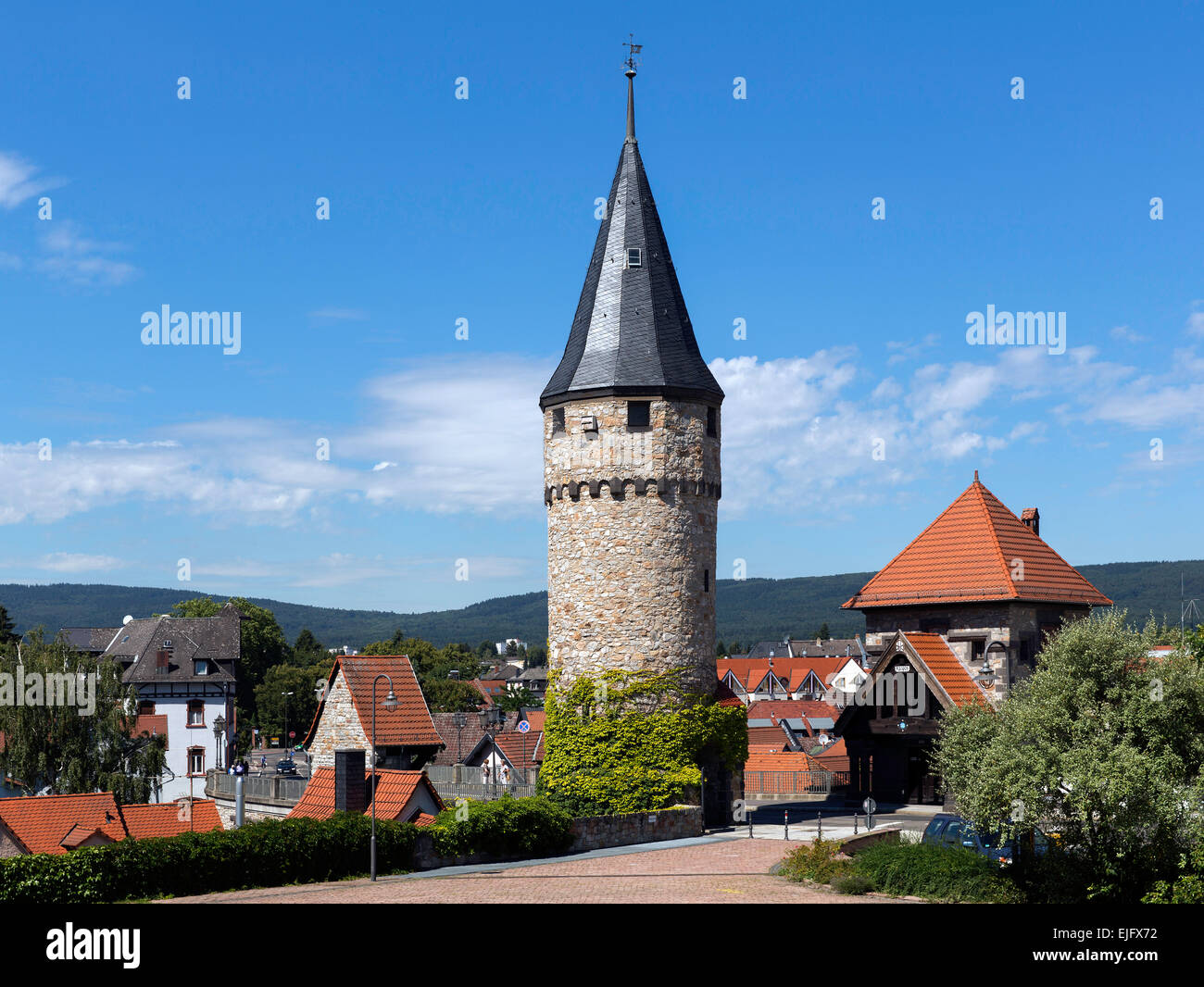 Witches Tower e Hesse, Tower bridge keeper's house, mura medievali, Bad Homburg, Main-Taunus-Kreis, Hesse, Germania Foto Stock