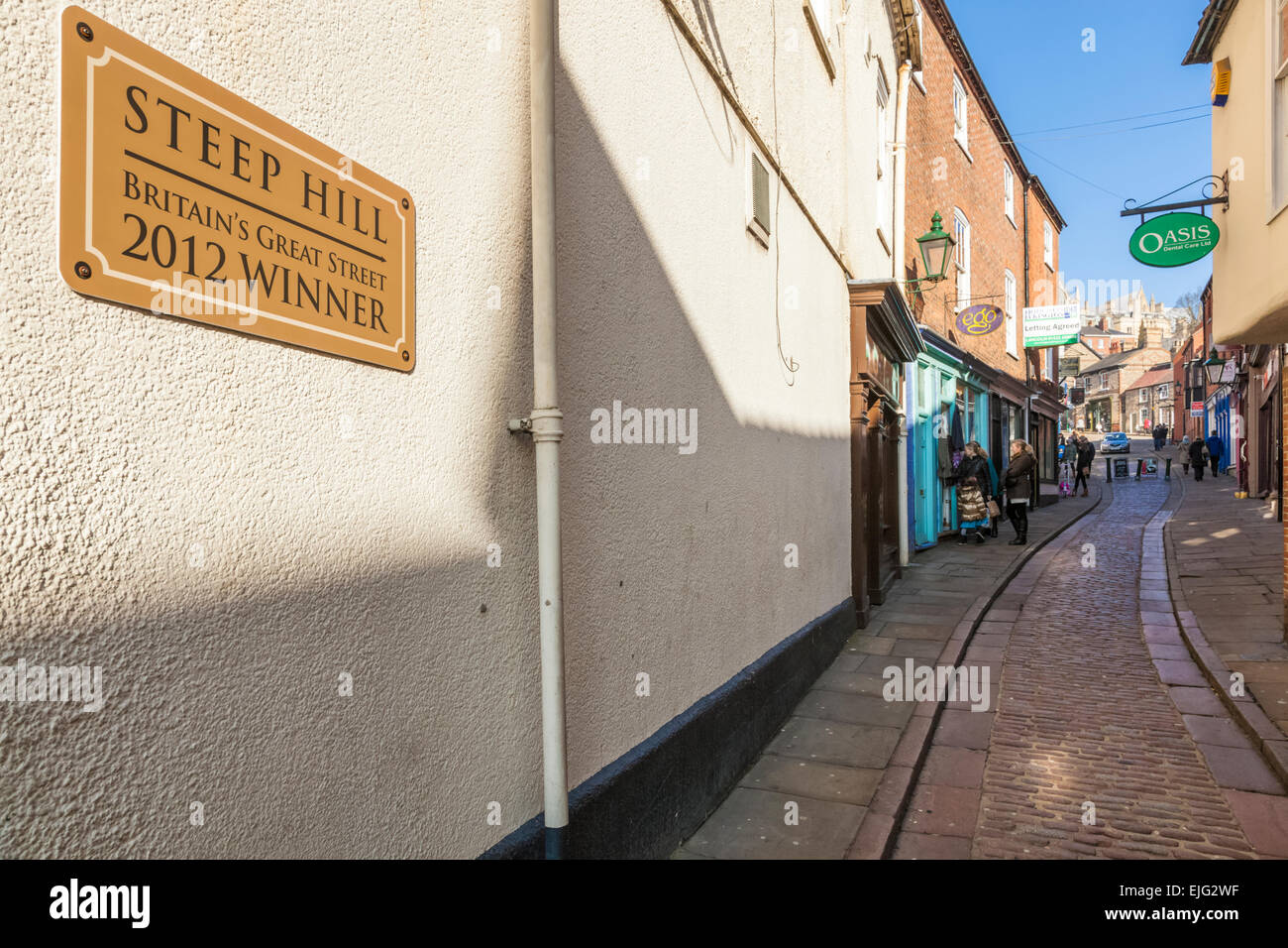 La Gran Bretagna è grande Street vincitore 2012 segno in corrispondenza della estremità inferiore della ripida collina, Lincoln, England, Regno Unito Foto Stock