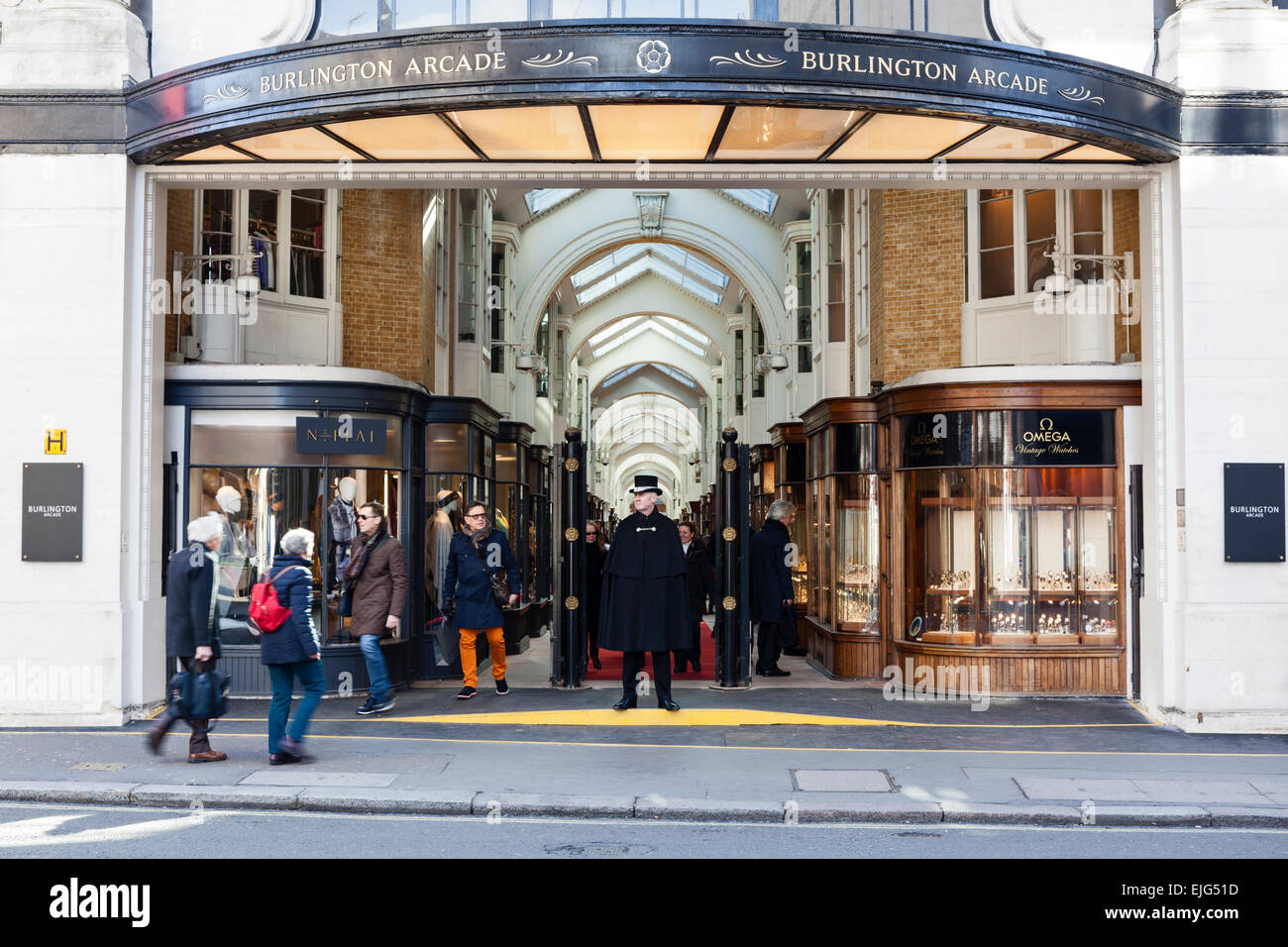 Burlington Arcade è un hotel di lusso a destinazione per lo shopping nel West End di Londra, Inghilterra. Foto Stock