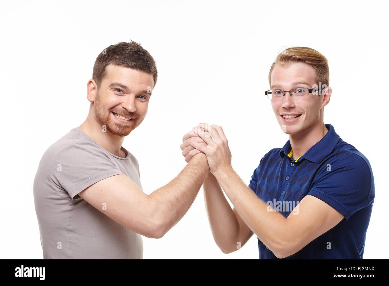 Due giovani uomini avente divertente parlare Foto Stock