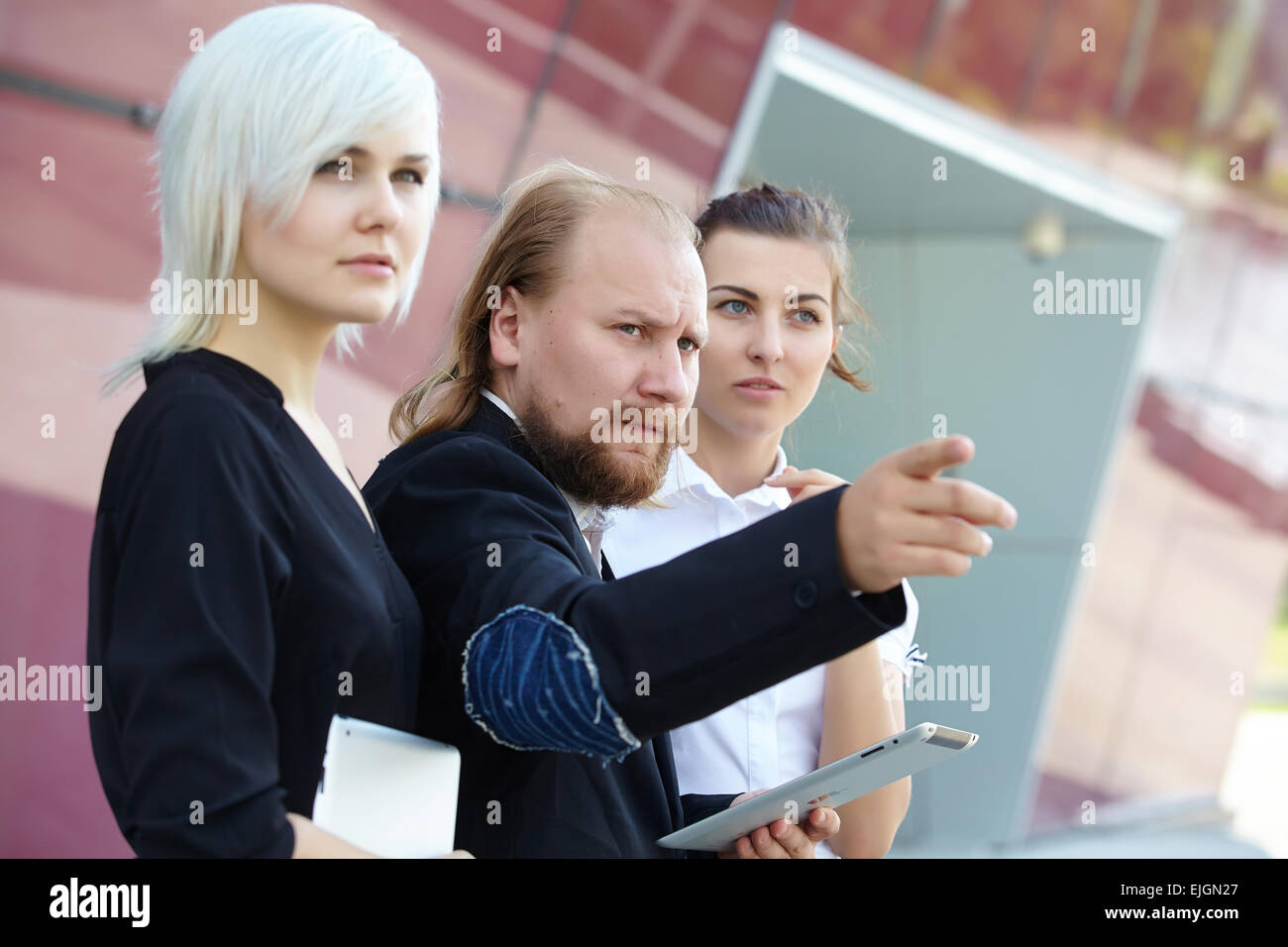 Imprenditore e business le donne stanno discutendo Foto Stock