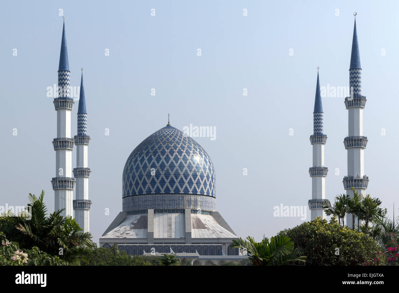 Blu e argento cupola e i minareti della Moschea Blu a Kuala Lumpur Foto Stock