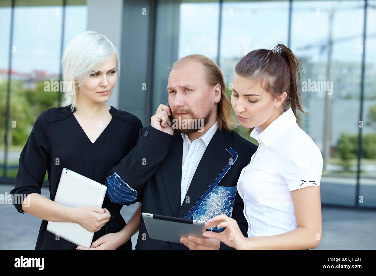 Imprenditore e business le donne stanno discutendo Foto Stock