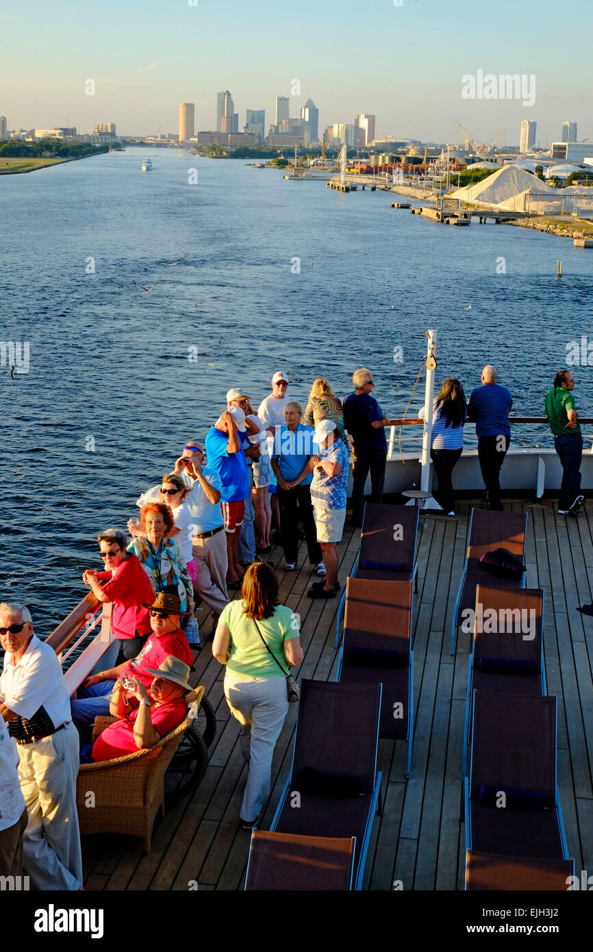 Tampa Florida skyline come osservato formano la nave da crociera Holland America Ryndam Foto Stock