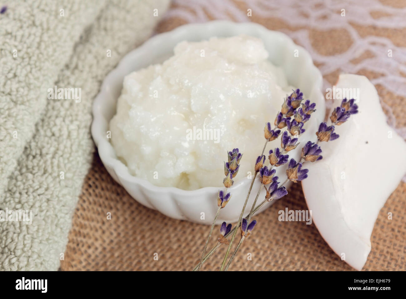 Olio di noce di cocco utilizzata in spa e trattamenti di bellezza Foto Stock