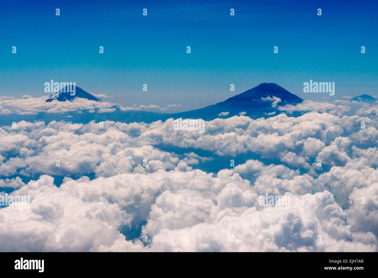 Vista aerea del vulcano sull isola di Giava, in Indonesia Foto Stock
