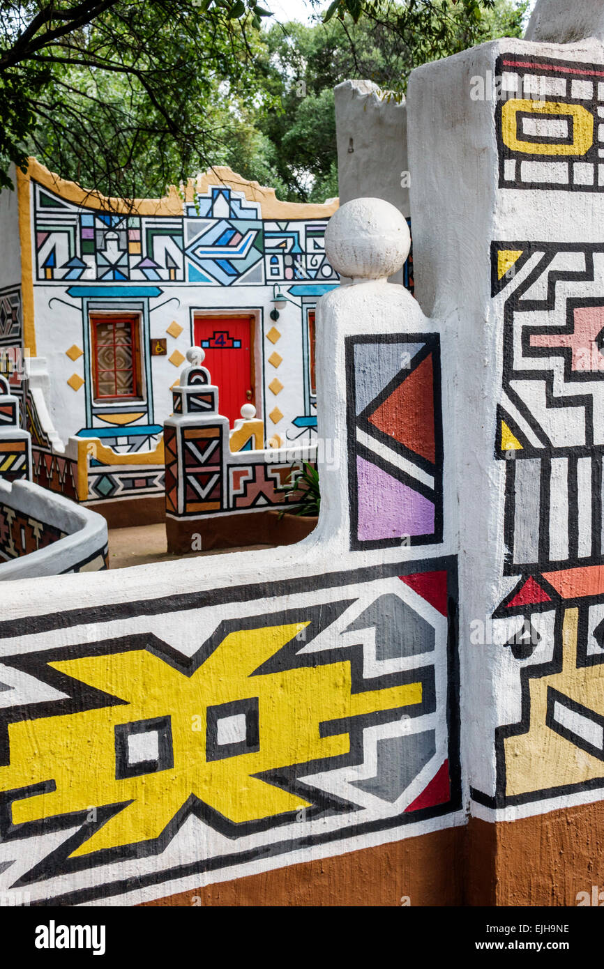 Johannesburg Sud Africa,Lesedi African Lodge & Cultural Village,Zulu,Xhosa,Pedi,Basotho,Ndebele,Tribes,guest acreation,hotel,SAfri150305095 Foto Stock