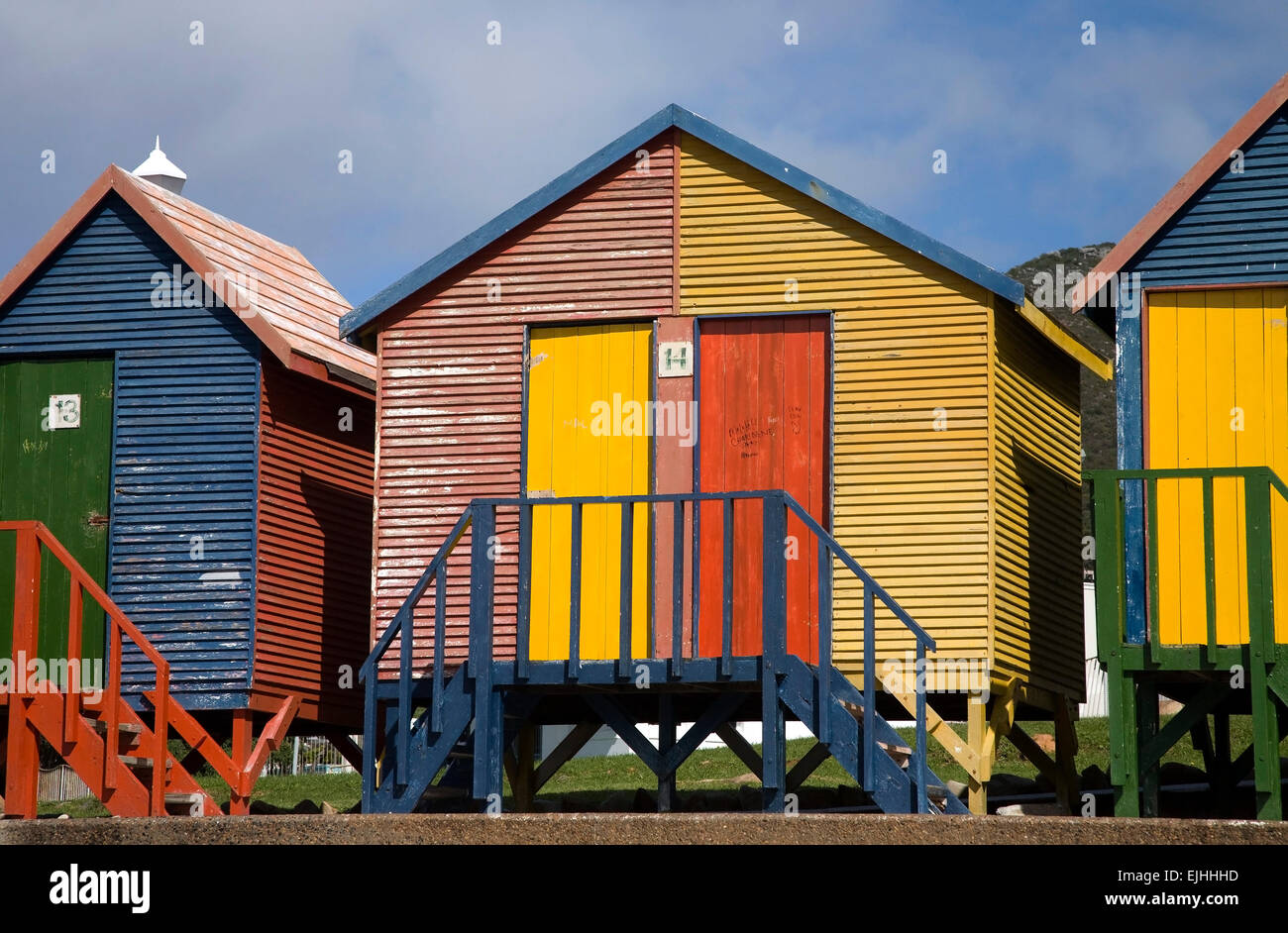 Spiaggia di colorate case di San Giacomo, vicino a Città del Capo, Sud Africa Foto Stock