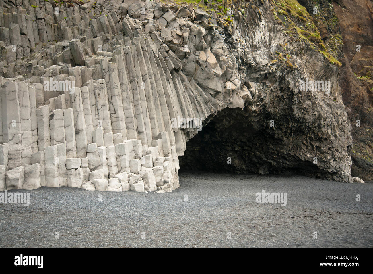 Colonne di basalto, Hálsanefshellir grotta, Reynisfjara spiaggia di Vik ho Myrdal, Islanda Foto Stock