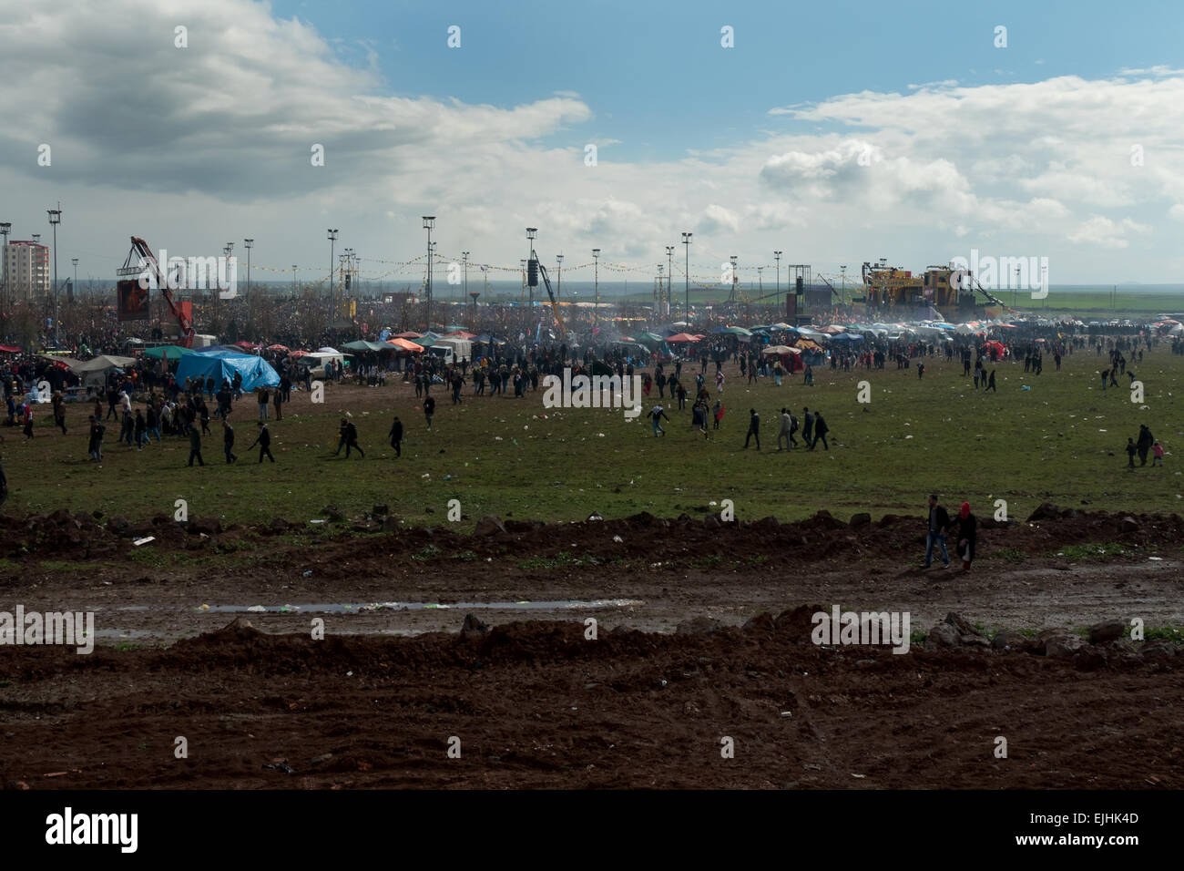 Curdi celebrando Newroz, Curdo Anno Nuovo a Diyarbakir, Kurdistan turco, Turchia Foto Stock