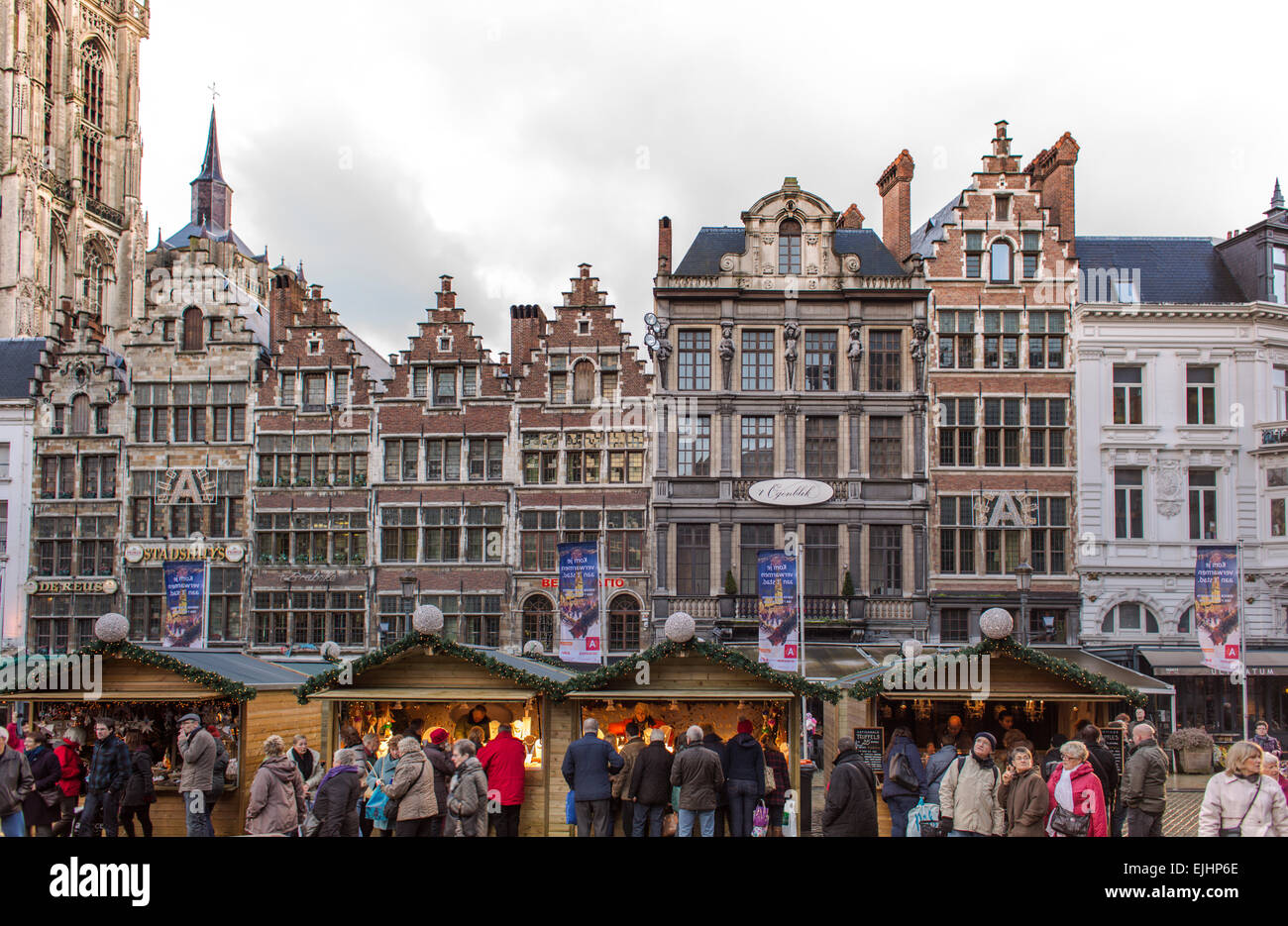 Mercatino di Natale in piazza principale, Anversa, Belgio Foto Stock
