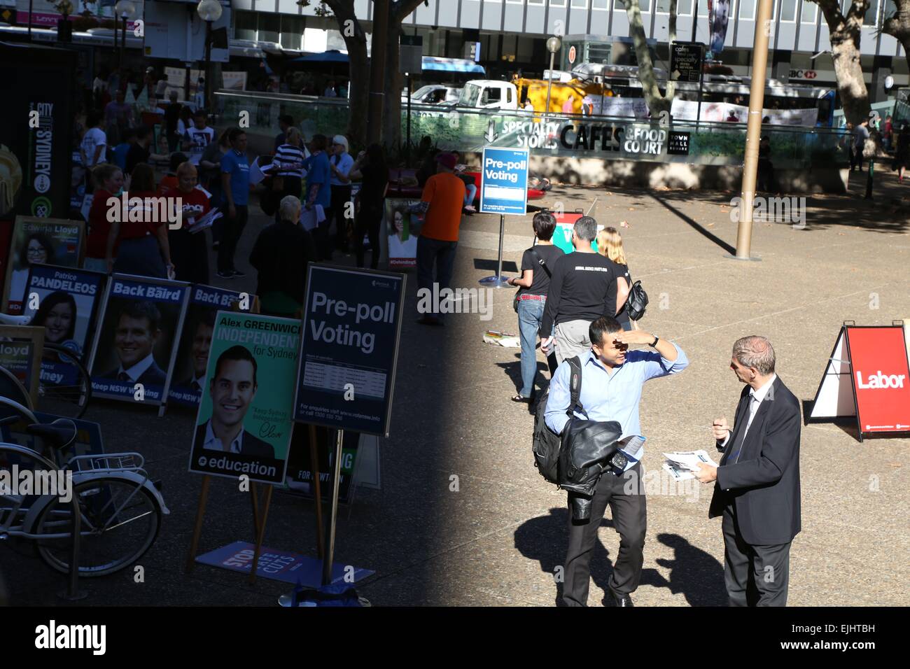 Sydney, Australia. Il 27 marzo 2015. Il Nuovo Galles del Sud le elezioni si terranno sabato 28 marzo. Pre-polling ha già iniziato per quelle ammissibili per il voto anticipato. Nella foto è un stand per sondaggi a Sydney Town Hall. Credito: Richard Milnes/Alamy Live News Foto Stock