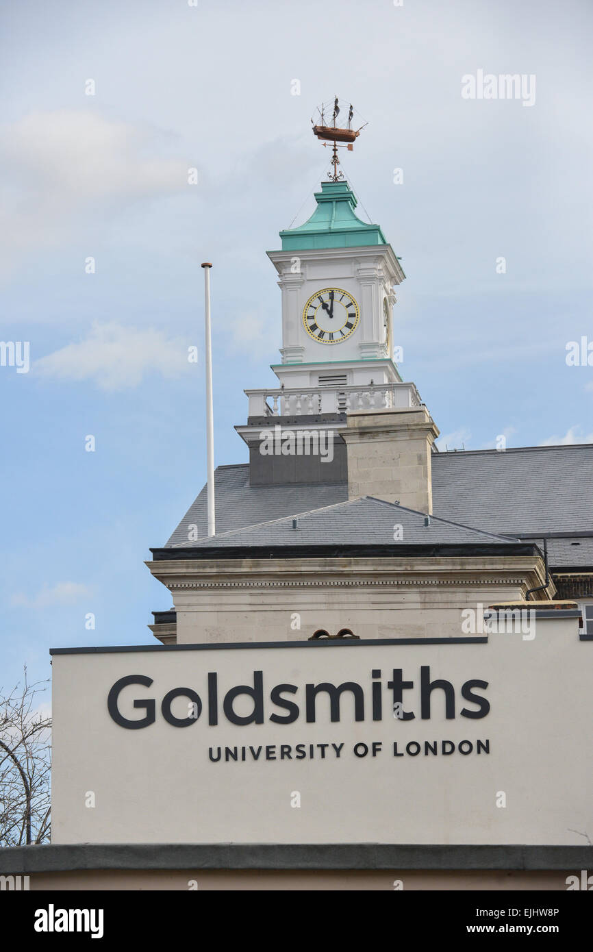 New Cross Gate, Londra, Regno Unito. Il 27 marzo 2015. Gli studenti occupano Deptford Municipio, l'edificio di gestione per Goldsmiths College. Parte della crescente occupano il movimento contro i tagli nel settore dell'istruzione che ha iniziato con la occupano UAL presso il St Martins. Credito: Matteo Chattle/Alamy Live News Foto Stock