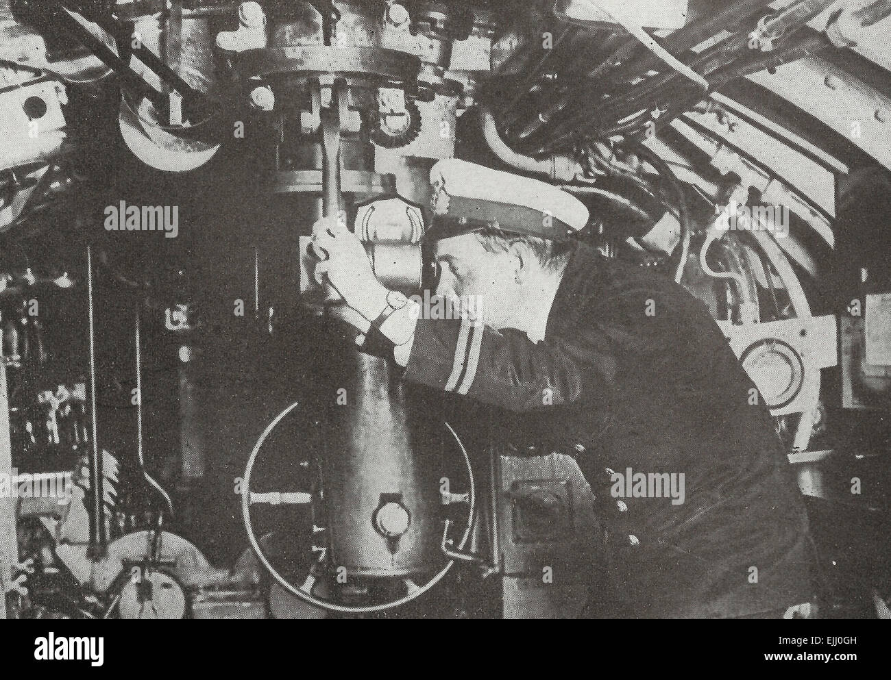 Un momento ansioso su un sottomarino britannico durante la Prima Guerra Mondiale, circa 1917 Foto Stock