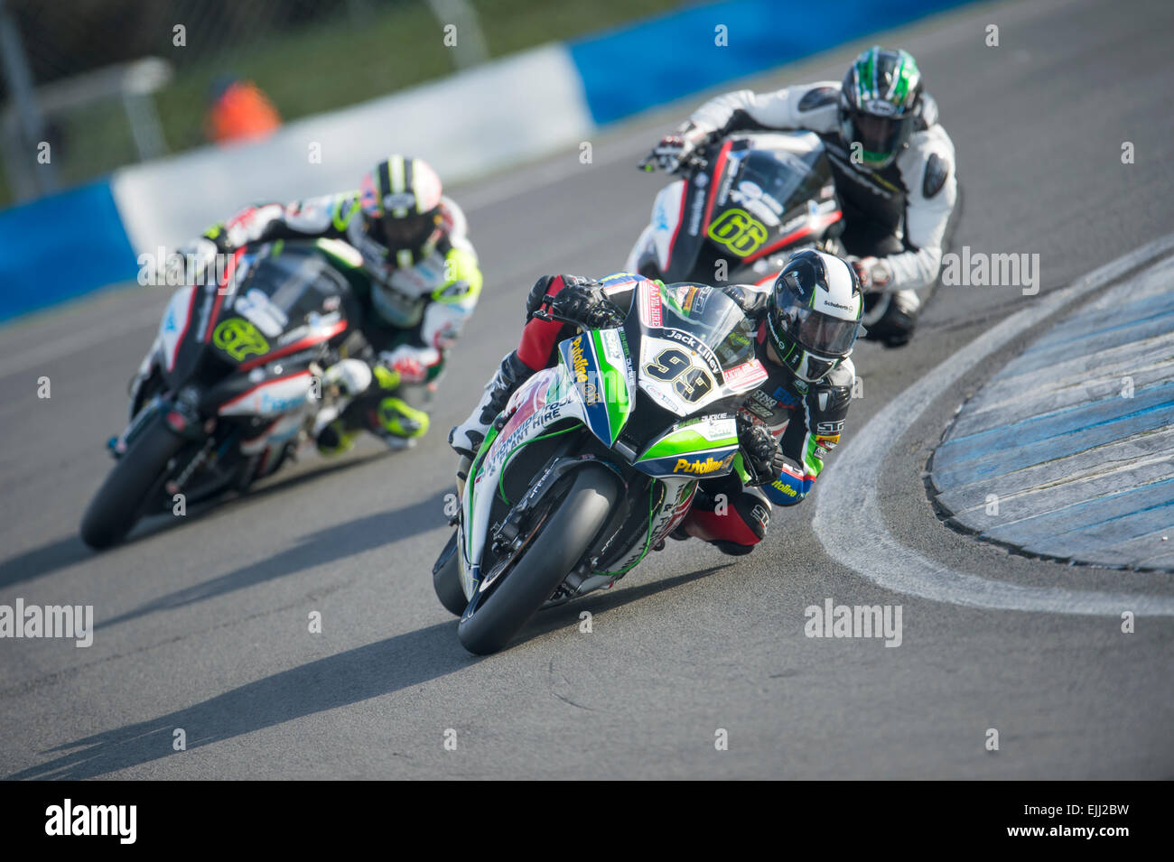 Donington Park circuito, Leicestershire, Regno Unito. Il 26 marzo 2015. Donington Park circuito nel Leicestershire ospita la sessione di test ufficiali dove le squadre rendono final preparativi in vista della prossima stagione BSB che inizia il week end di Pasqua (4/4/2015). Credito: derek watt/Alamy Live News Foto Stock