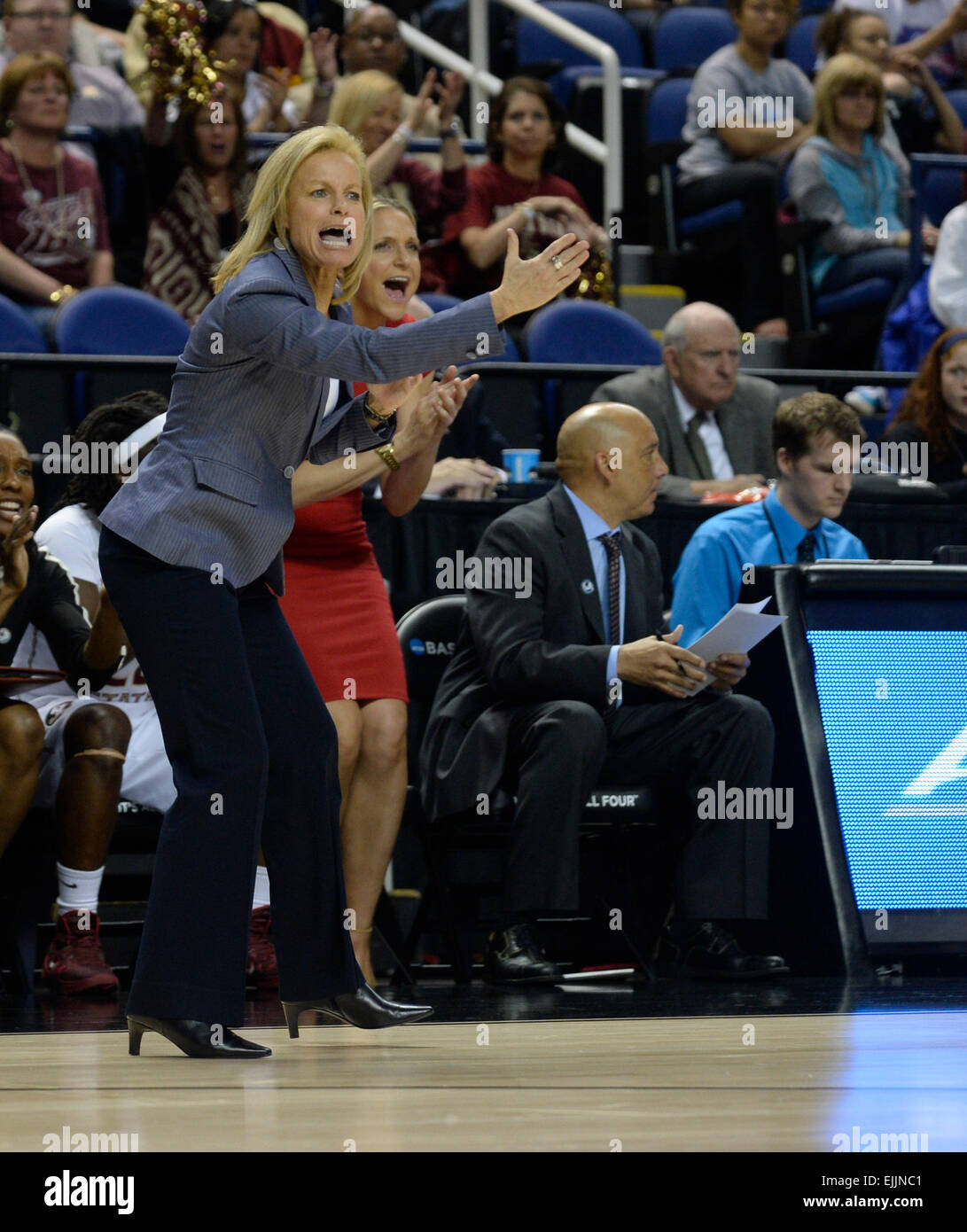 Greensboro, NC, Stati Uniti d'America. 27 Mar, 2015. durante il NCAA donna dolce 16 al Greensboro Coliseum in Greensboro, NC. PJ Ward-Brown/CSM/Alamy Live News Foto Stock