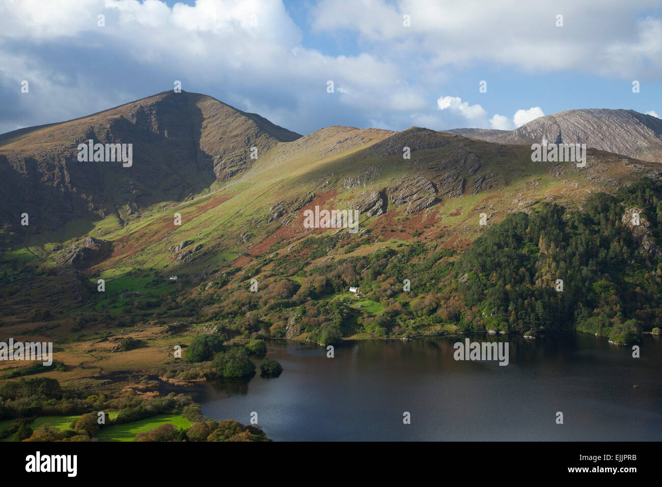 Glanmore Lake e Glanmore Valley, penisola di Beara, nella contea di Kerry, Irlanda. Foto Stock