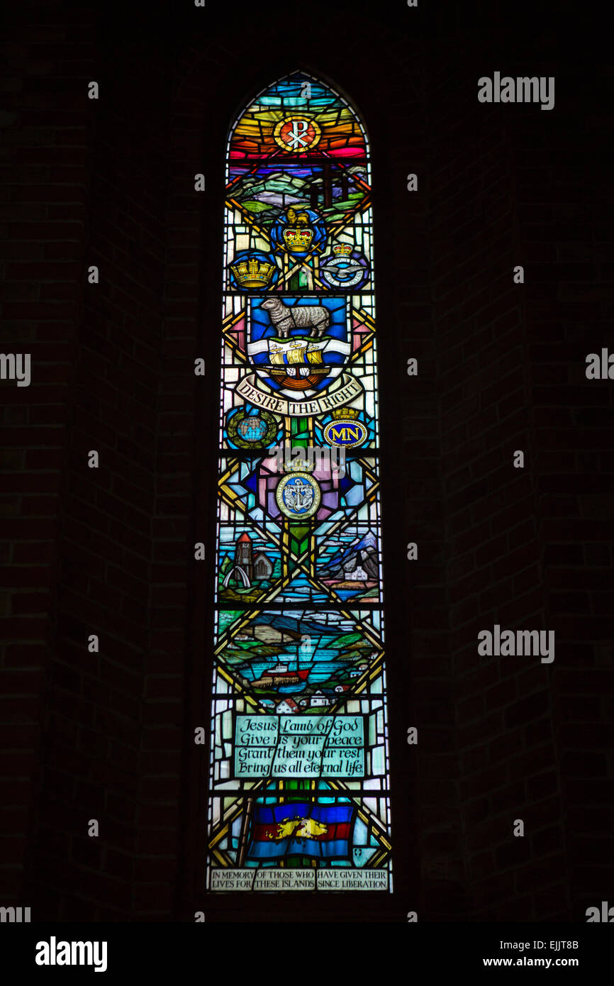 Falkland Port Stanley, la cattedrale di Christ Church, memoriale della liberazione finestra Foto Stock