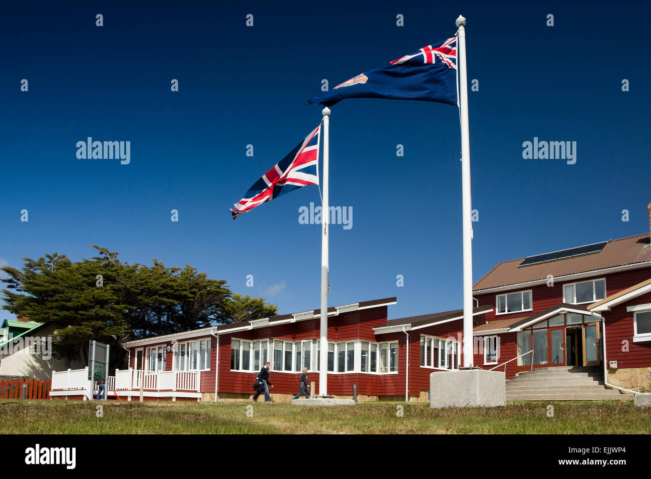 Falkland Port Stanley nelle isole Falkland e Union Jack Flag fuori Malvina House Hotel Foto Stock