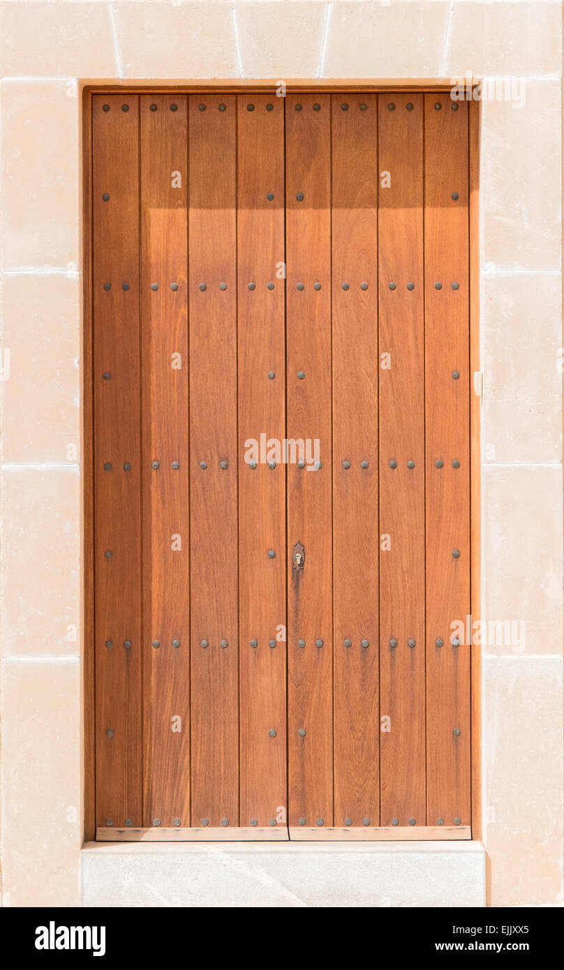 Vista ravvicinata di antica porta di legno. Foto Stock