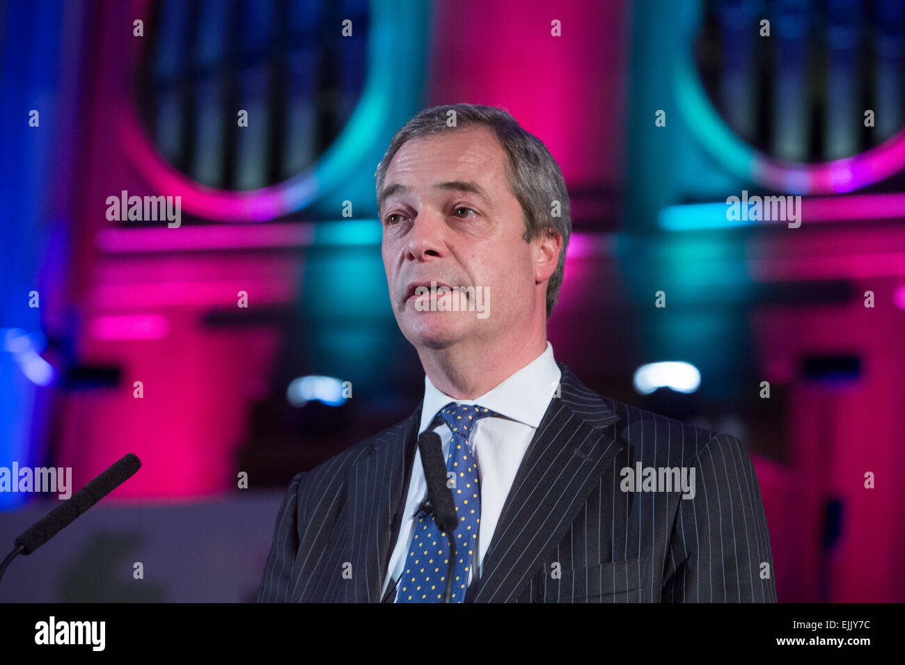 Nigel Farage,l'UKIP leader,parla in occasione di una conferenza a Westminster Hall centrale sulla costruzione di nuove case Foto Stock