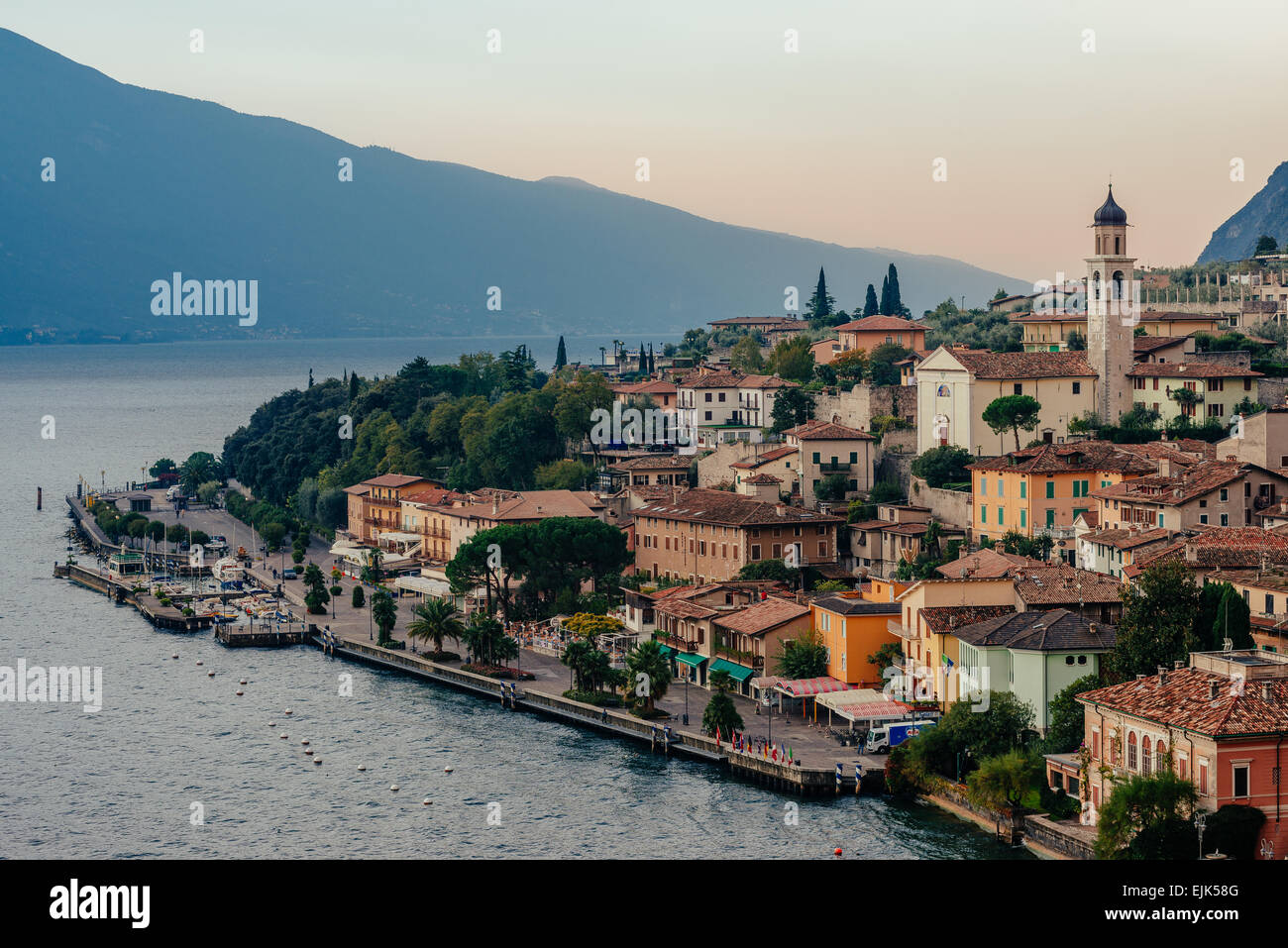 Limone sul Garda - la città sul Lago di Garda, Italia Foto Stock