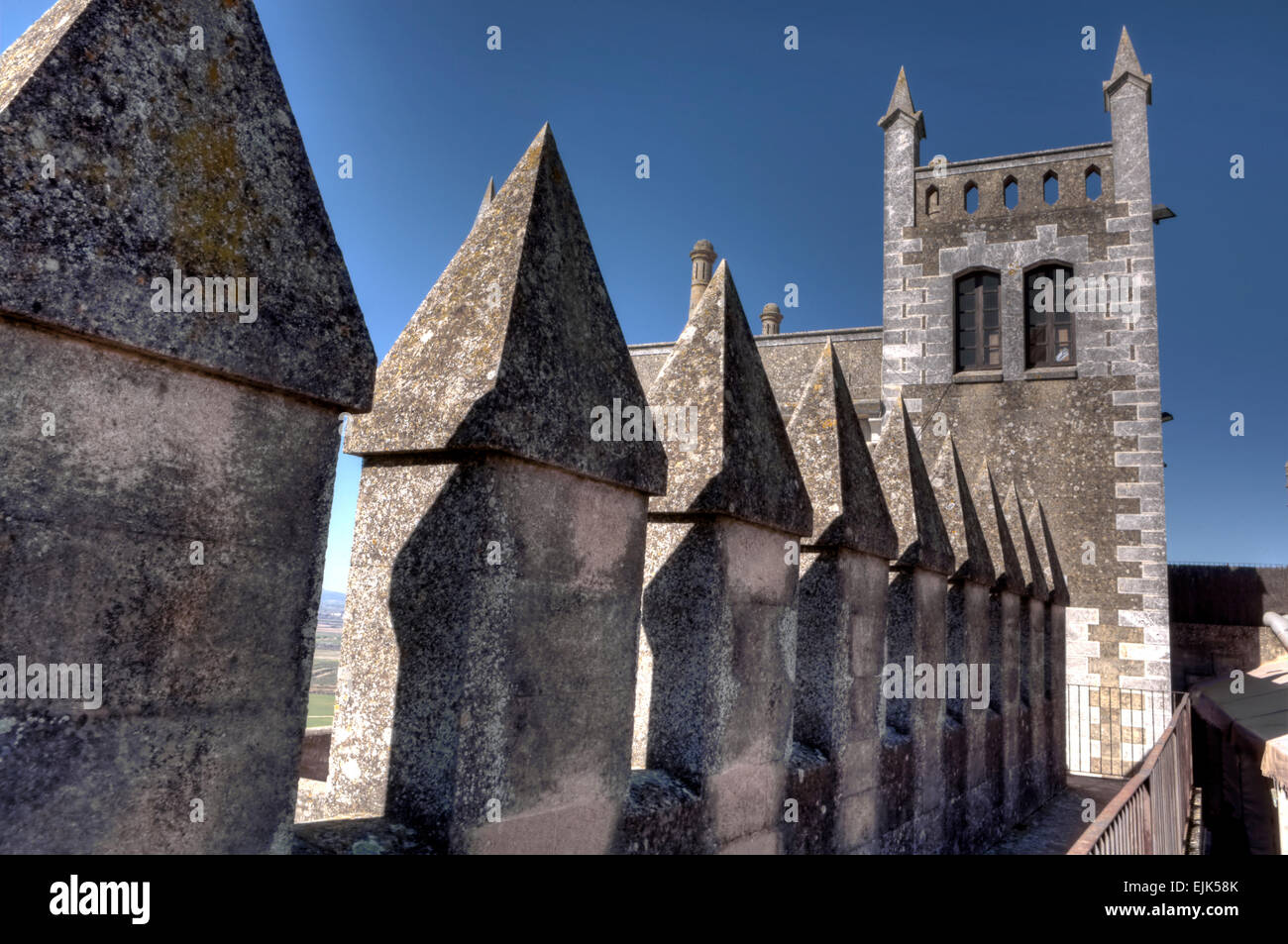 Almodovar Castello è una fortezza militare originariamente costruire dagli arabi nel 740 prese un vantaggio di un antico edificio dei primi Foto Stock