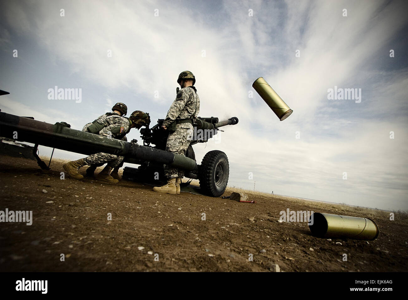 1Lt. Andrew H. Kim ha chiamato questa immagine, "CANNON" e immesso nella divisione 1, colore, vita militare categoria. All-Army photo contest ha bisogno del tuo voto per "Best of Show" /-news/2009/02/26/17455-tutto-esercito-photo contest-richiede-vostro-voto-per-best-of-show/index.html Foto Stock