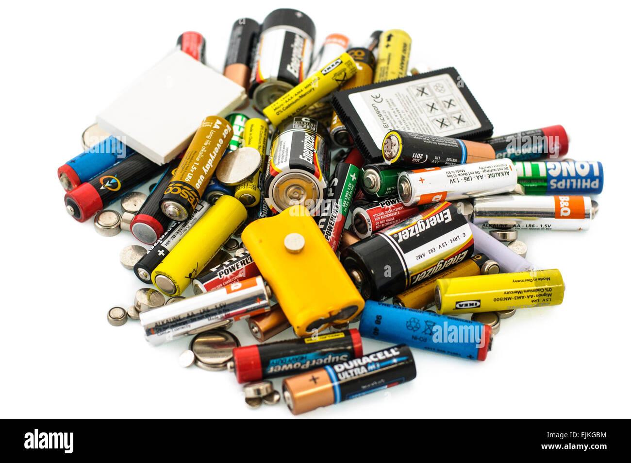 Pila di varie batterie Foto stock - Alamy