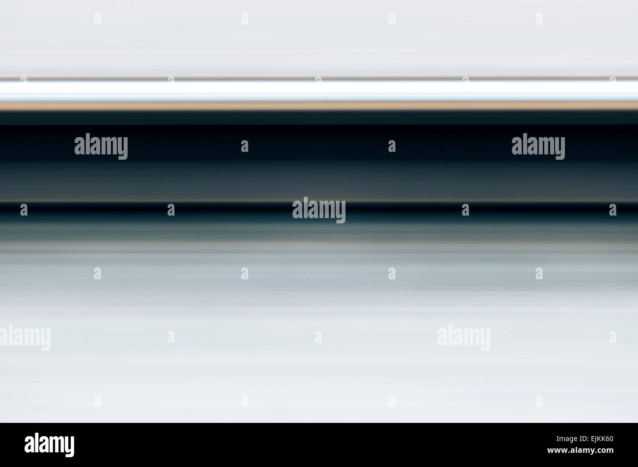 Canalizzazione singola nella velocità di movimento concetto di trasporto ferroviario Foto Stock