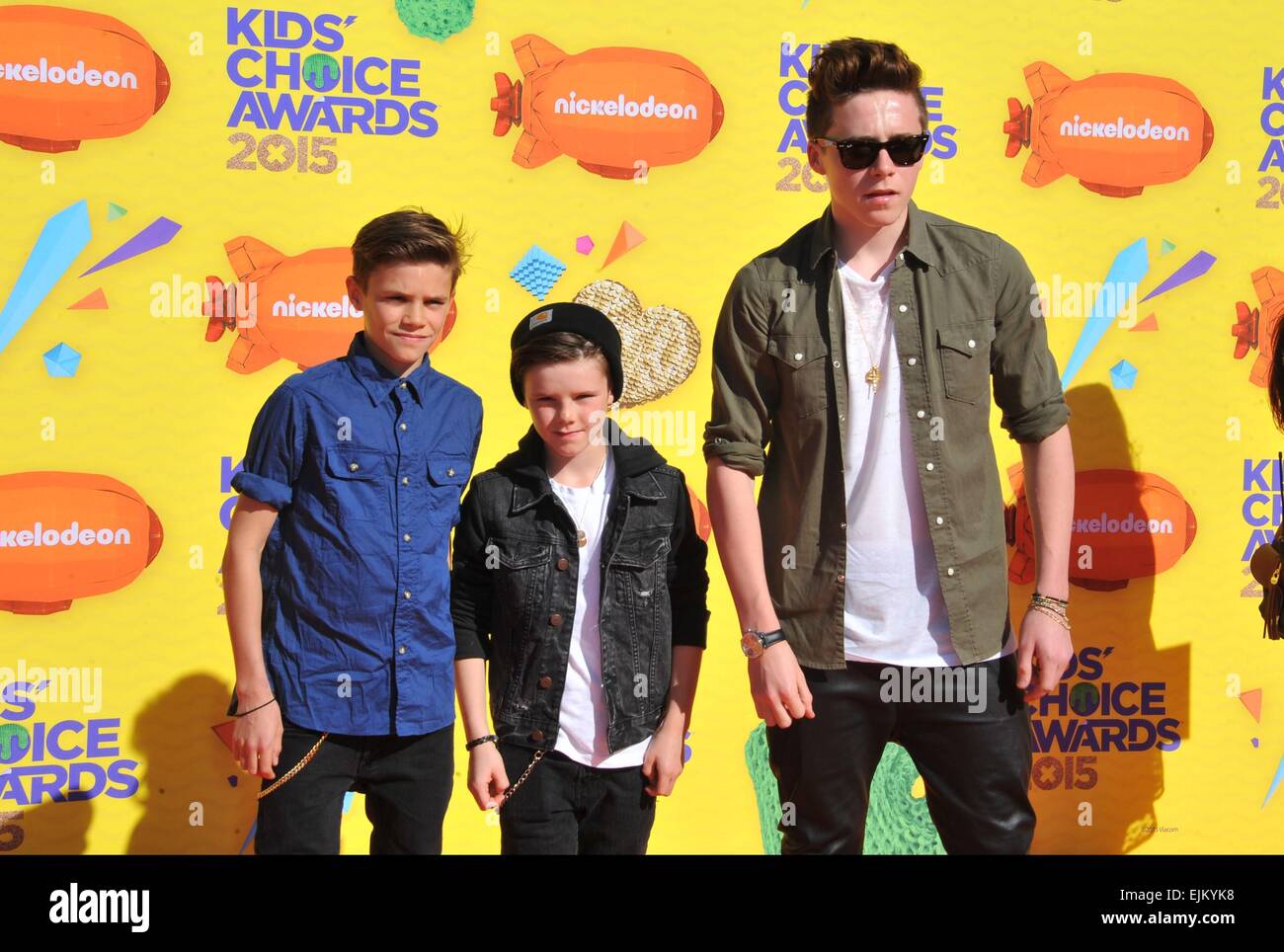 Los Angeles, CA, Stati Uniti d'America. 28 Mar, 2015. Brooklyn Beckham, Romeo Beckham, Cruz Beckham presso gli arrivi per Nickelodeon's 28 bambini annuale' Choice Awards 2015 - Parte 1, il Forum, Los Angeles, CA Marzo 28, 2015. Credito: Dee Cercone/Everett raccolta/Alamy Live News Foto Stock