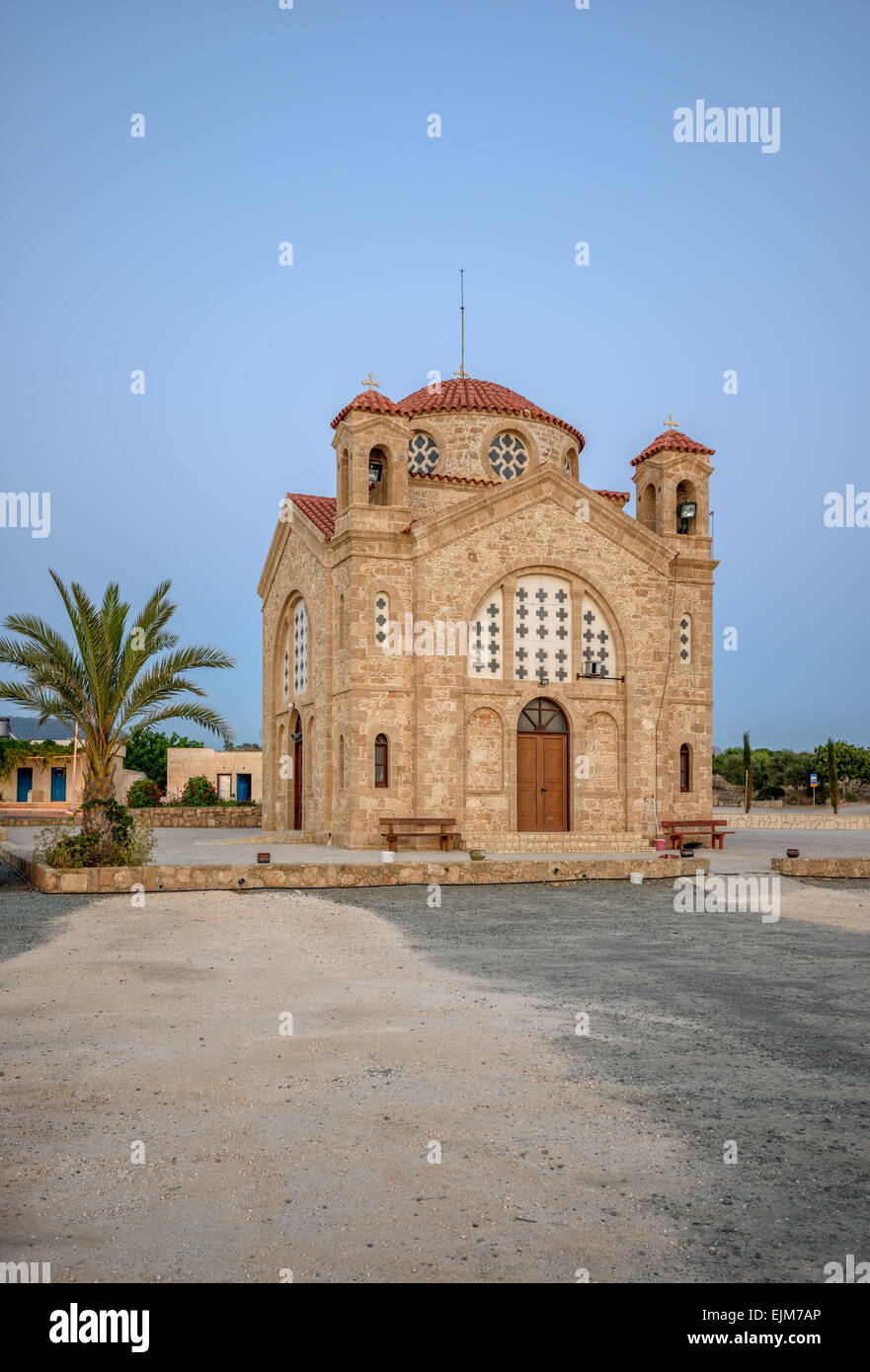 Agios Georgios chiesa vicino a Paphos a Cipro nel crepuscolo Foto Stock