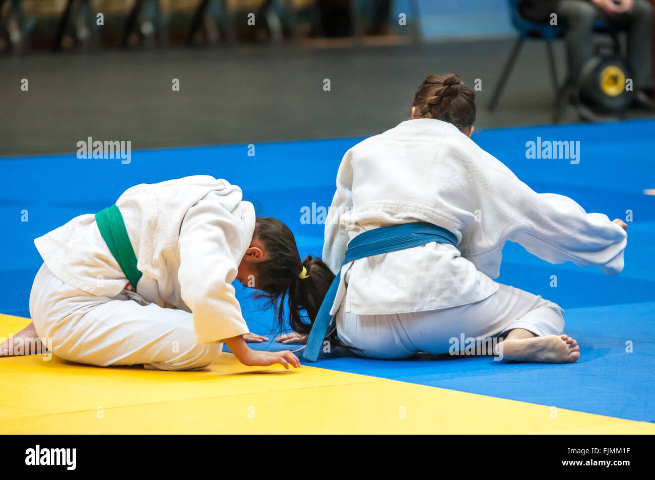 ORENBURG, regione di Orenburg, Russia, 29 Novembre, 2014 anno. Campionato di Judo tra ragazzi e ragazze. Ragazza judoka Foto Stock