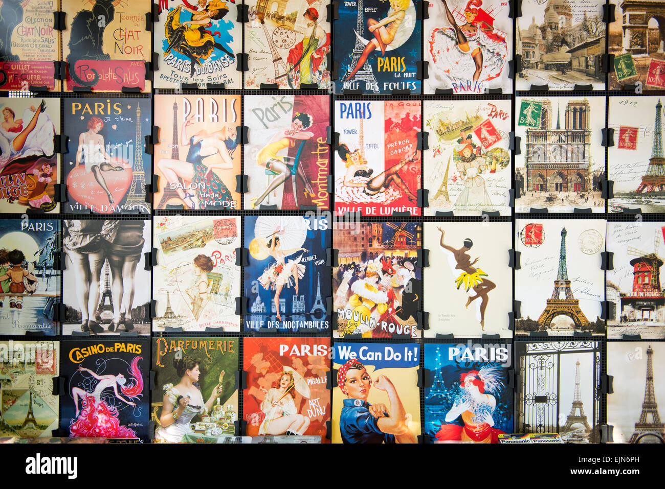 Collezioni di cartoline d'epoca della ballerina di burlesque, il famoso poster di Le Chat Noir e altre immagini da Parigi. Foto Stock