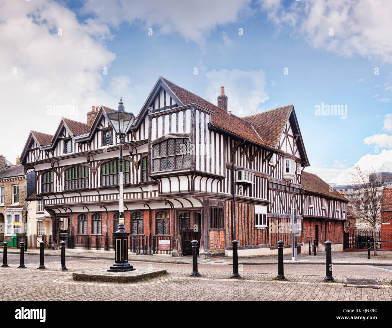 Tudor House Museum, del XV secolo ha un grado 1 elencato la costruzione di Southampton, Hampshire, Inghilterra. Foto Stock