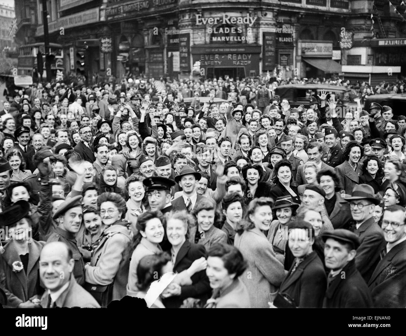 Fine della seconda guerra mondiale immagini e fotografie stock ad alta