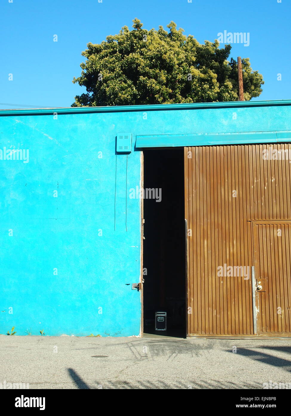 Volo in caso di porta aperta del magazzino, Los Angeles, Stati Uniti d'America Foto Stock