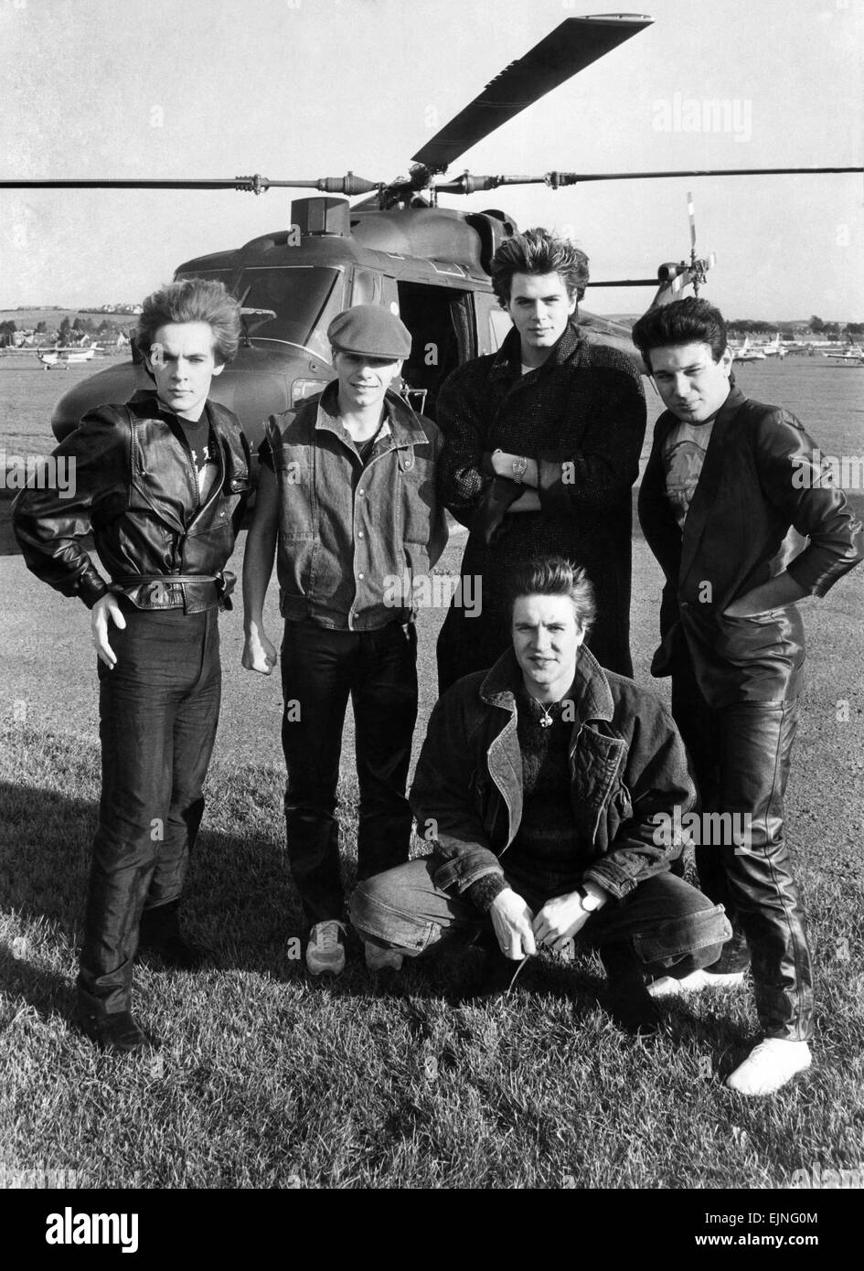 Gruppo Pop Duran-Duran lasciare Shoreham aeroporto vicino a Brighton per la BBC in elicottero. Xx Novembre 1982. Foto Stock
