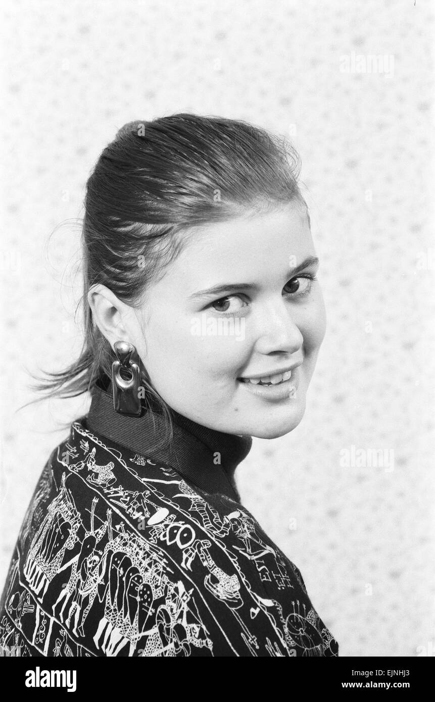 Sophie Aldred visto qui come Asso uno di Dr Who's assistant. Il 19 novembre 1987 Foto Stock