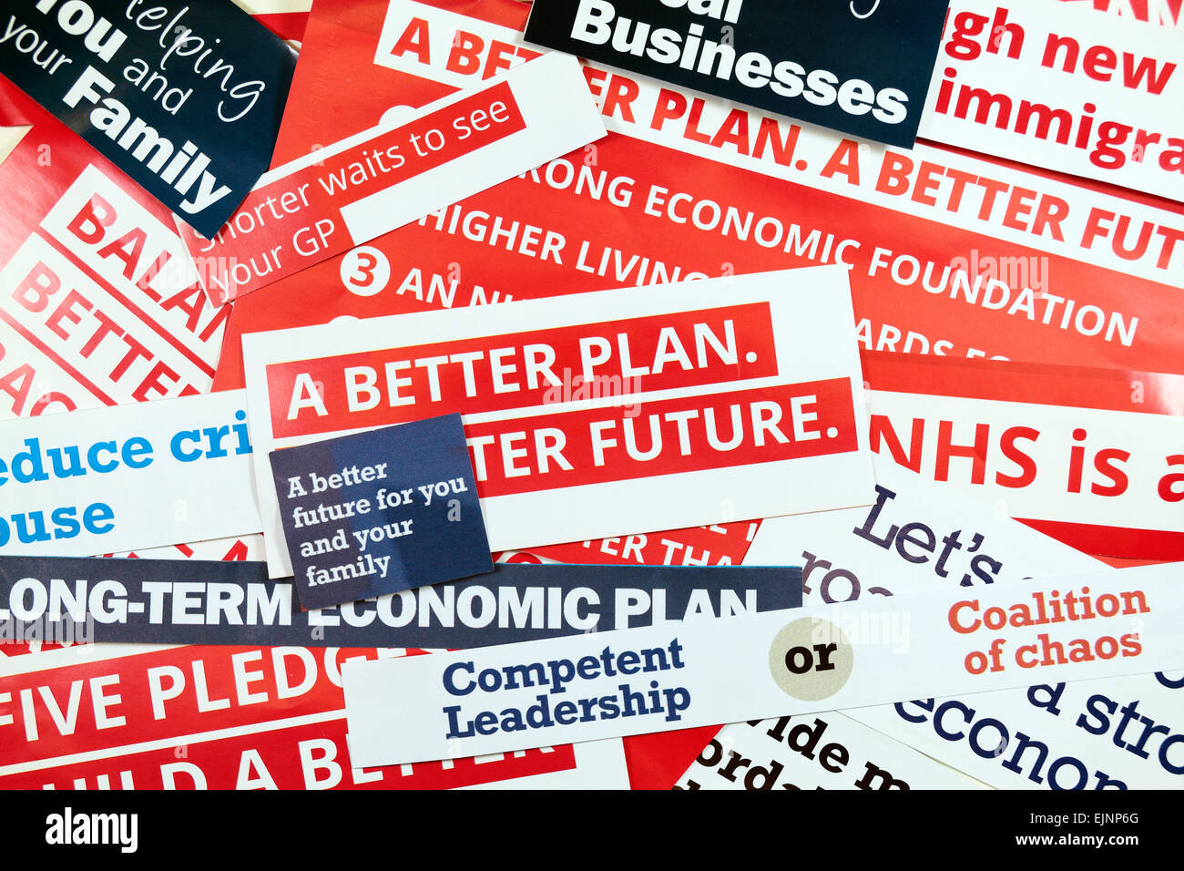 Tagliare fuori gli slogan da lavoro e Partito Conservatore letteratura ricevuti prima delle elezioni generali nel 2015 aveva cominciato. Foto Stock