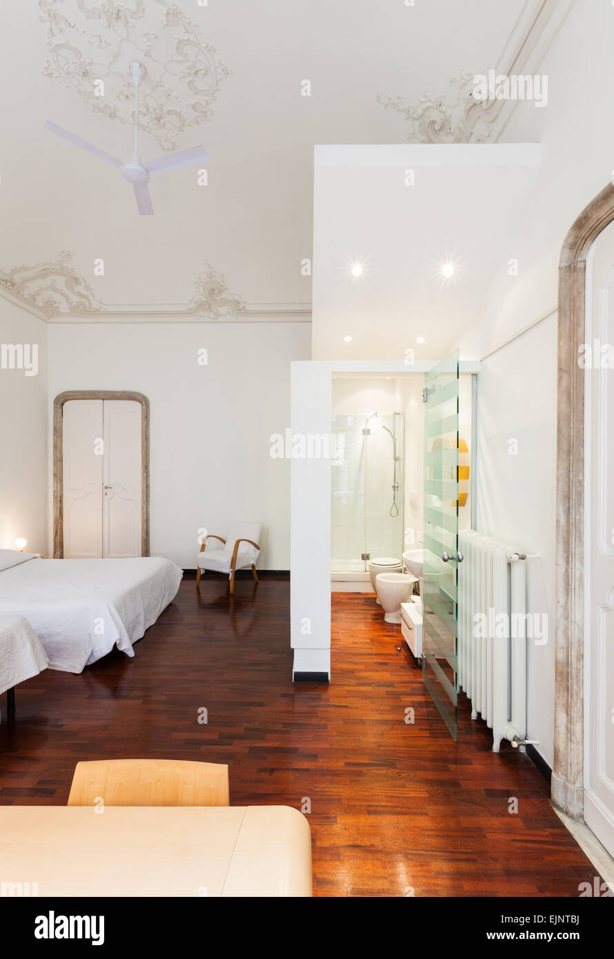 Camera da letto con bagno immagini e fotografie stock ad alta risoluzione -  Alamy