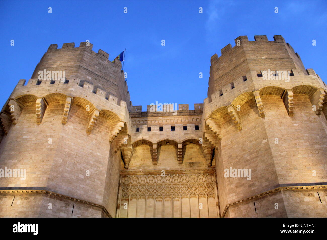 La facciata della torri Serrano ( Torres de Serrans), il XIV secolo ben conservata Main city gate di Valencia, Spagna Foto Stock
