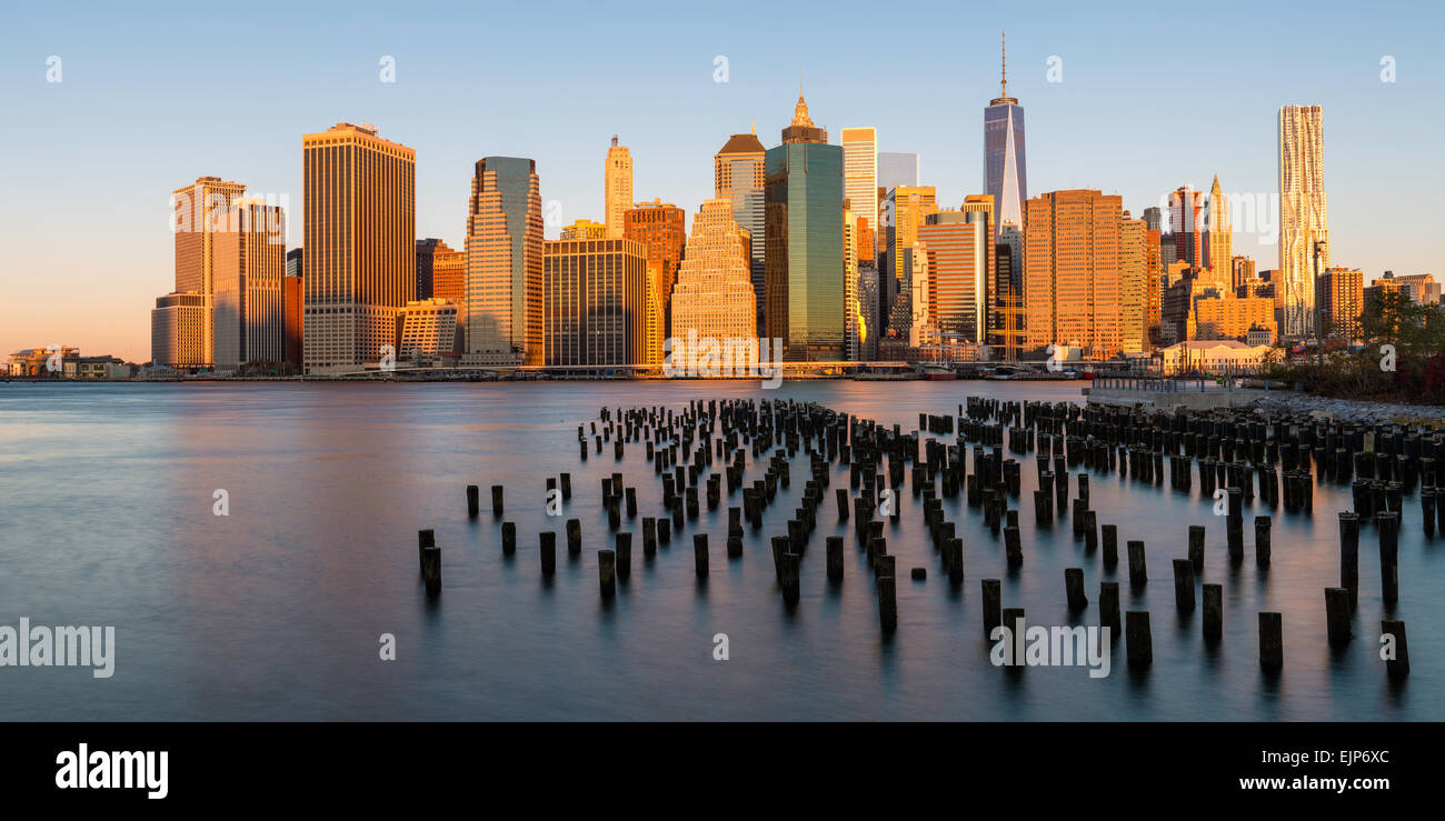 Stati Uniti d'America, New York City e il centro cittadino di Manhattan Financial District, One World Trade Center (Freedom Tower) Foto Stock